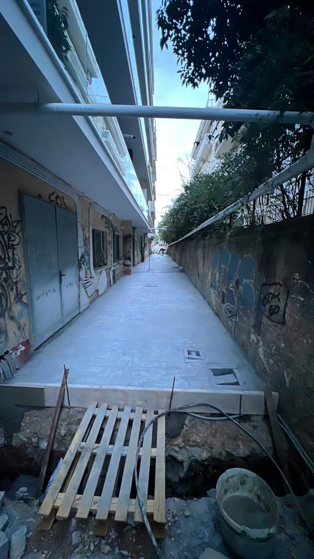 Σταμπωτό δάπεδο, ανακαίνιση κτιρίου