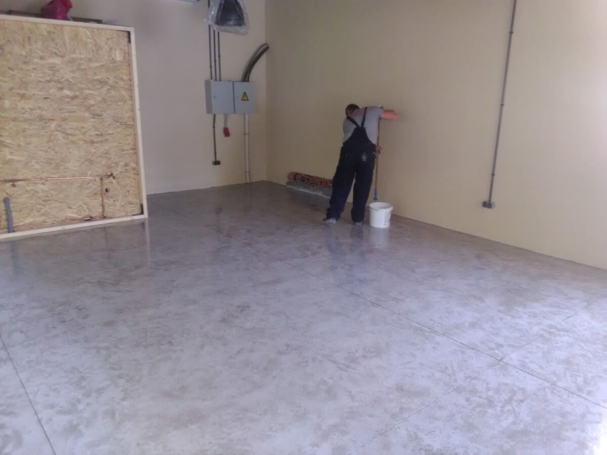 Βερνίκωμα δαπέδου